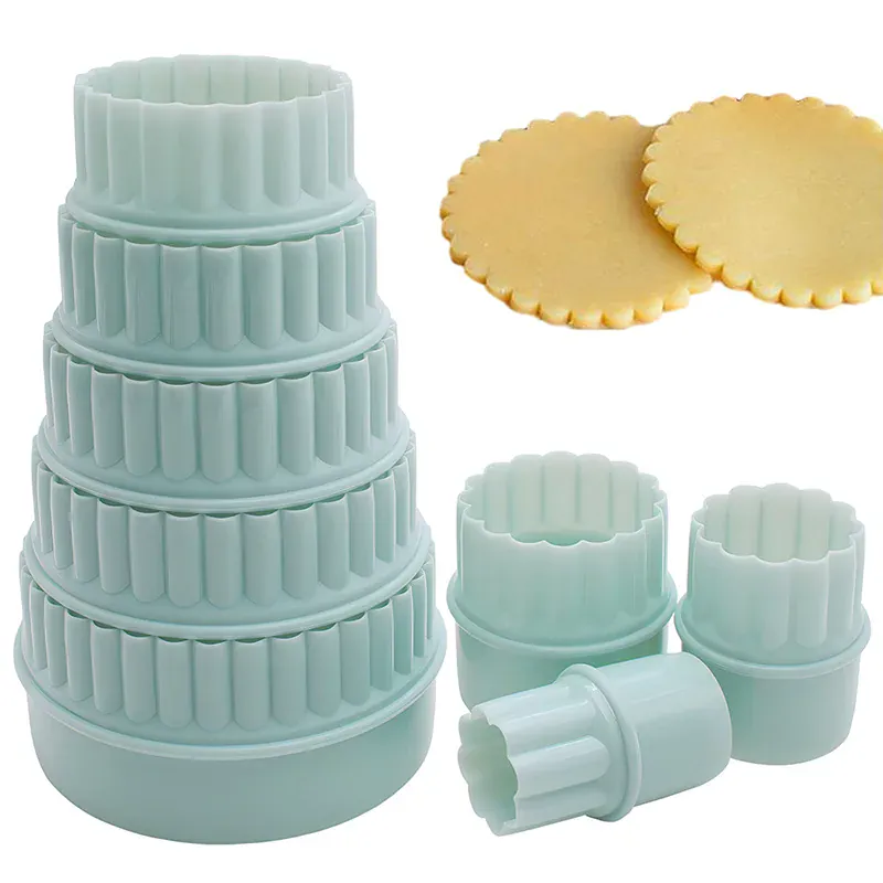 Emporte-pièces en Plastique - Set de 8 pour Cookies et Gâteaux