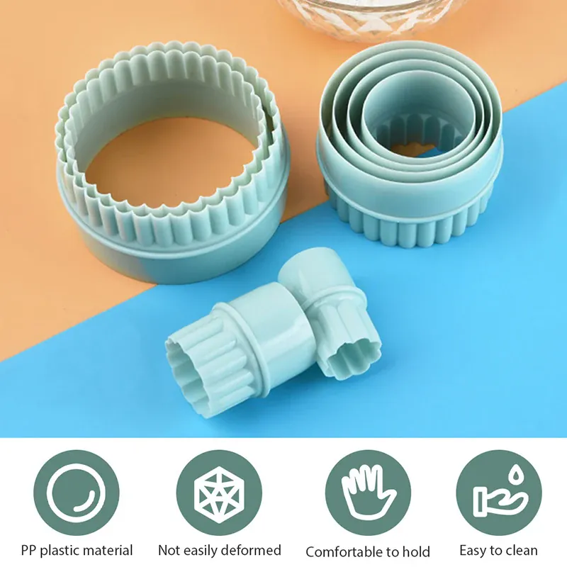 Emporte-pièces en Plastique - Set de 8 pour Cookies et Gâteaux