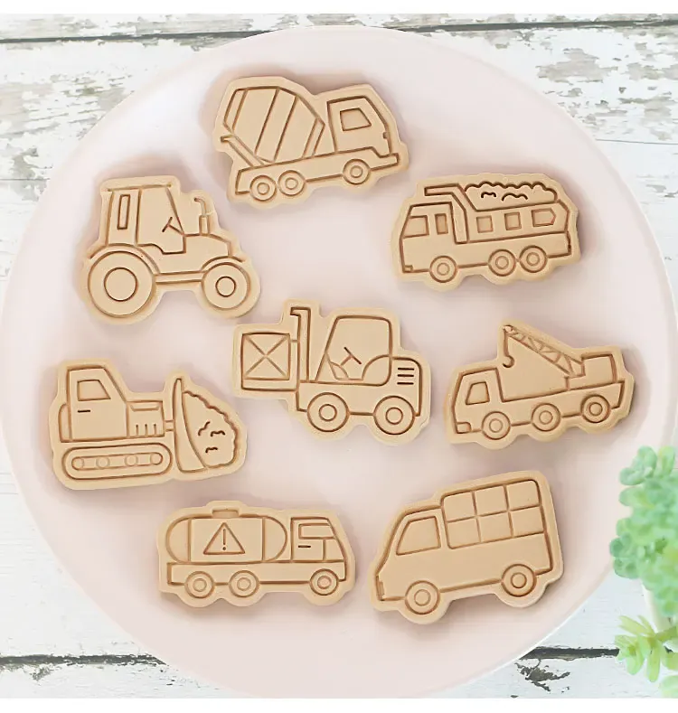 Emporte-pièces de pâtisserie - Set de 8 camions en plastique 3D
