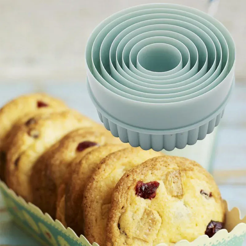 Emporte-pièces à biscuit en plastique - Set de 8 moules réutilisables