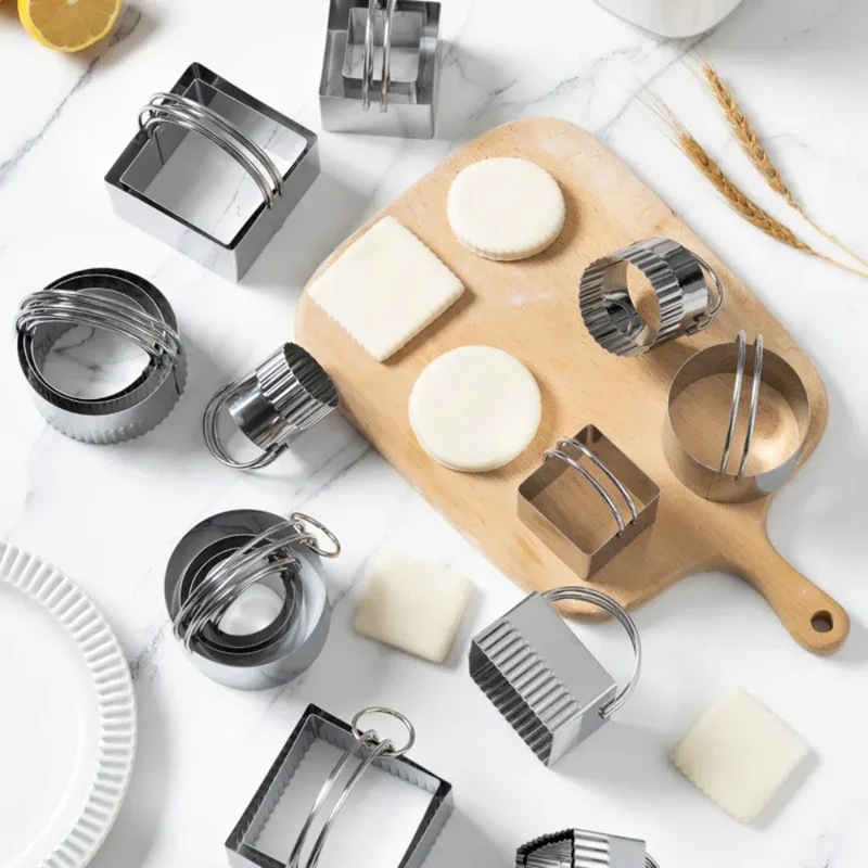 Set de 5 Emporte-Pièces Ronds et Carrés en Acier Inoxydable