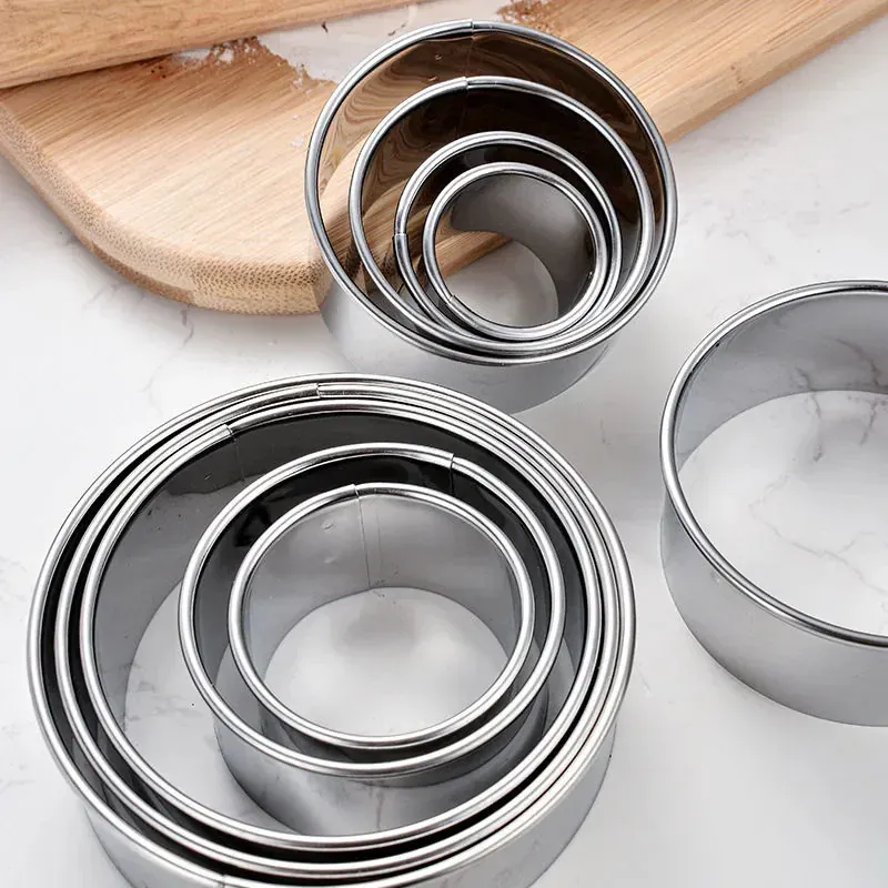 Ronds à Pâtisserie en Acier Inoxydable - Set de 5 Pièces pour Biscuits