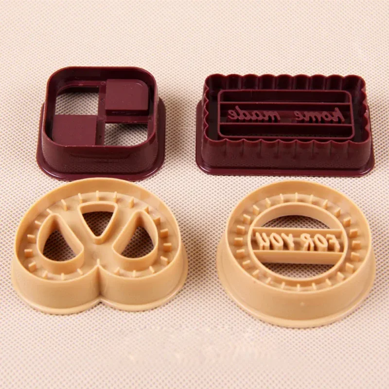 Emporte-pièces à biscuits en plastique - Set de 4 pour décoration pâtisserie