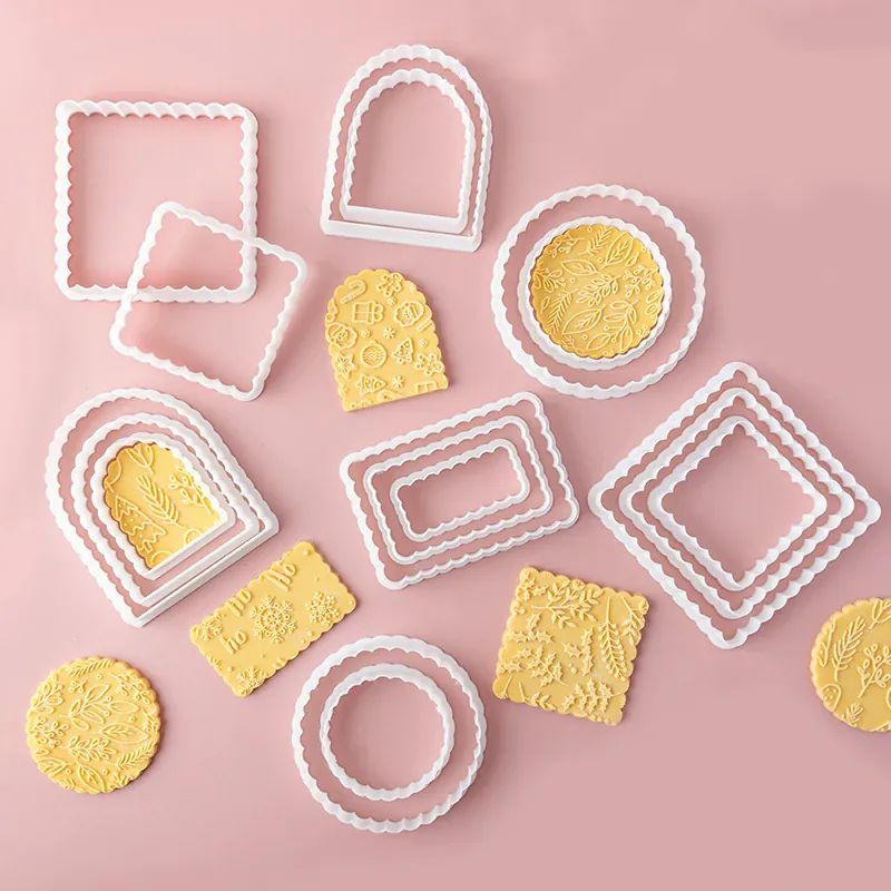 Emporte-pièces en Plastique - Set de 9 Formes Ondulées pour Gâteaux