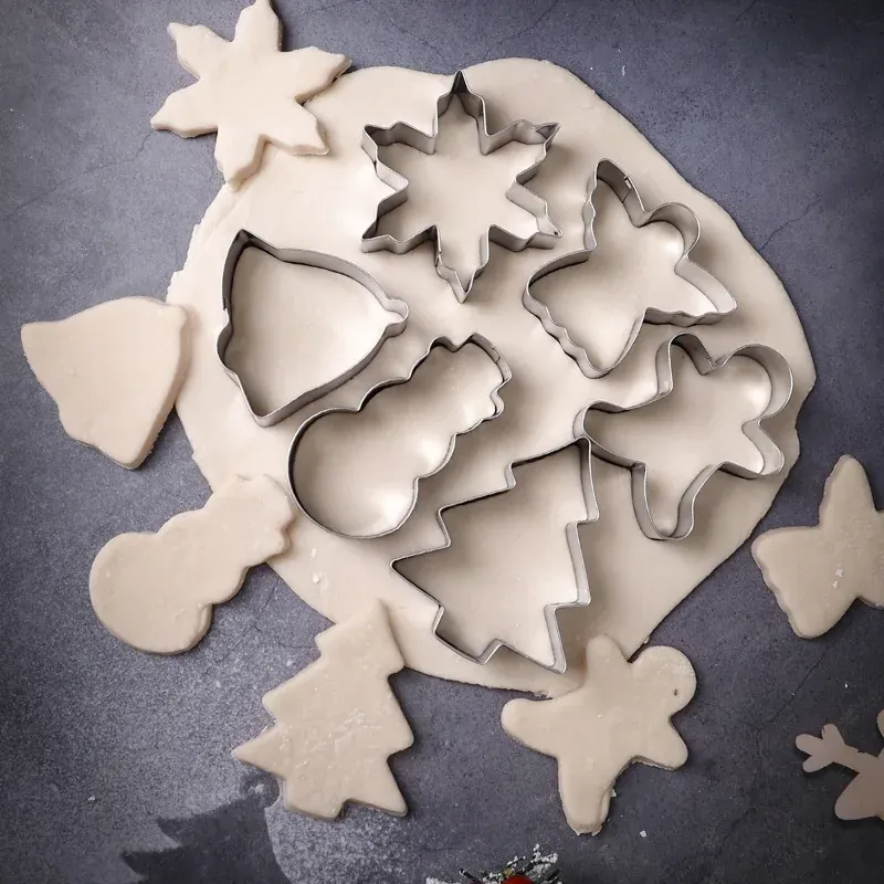 Emporte-pièces de Noël en Acier Inoxydable – Set de 6 Formes Festives