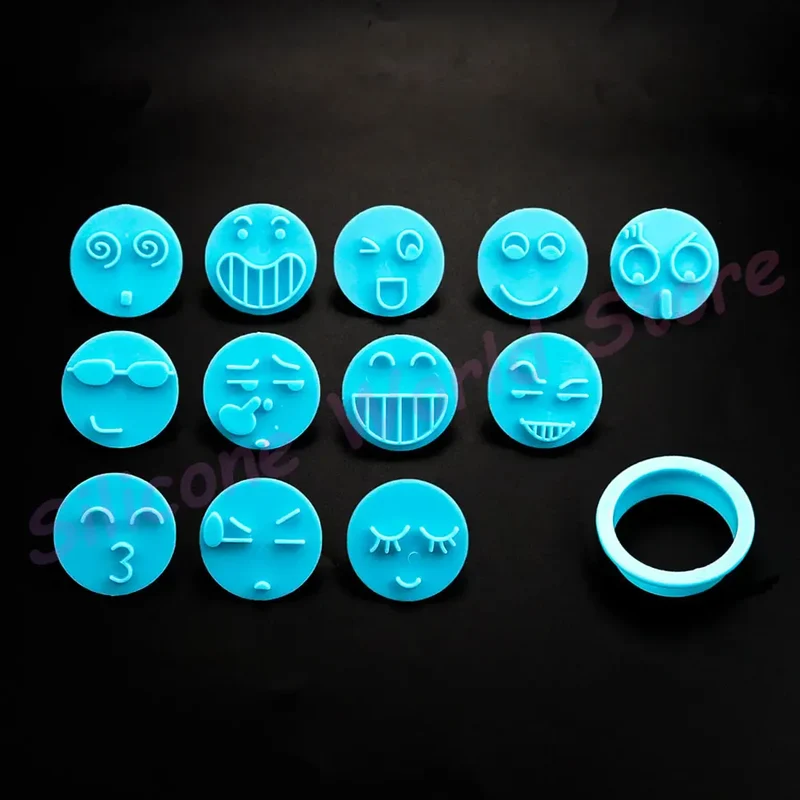 Emporte-pièce en silicone 13 pièces - Visages souriants pour pâtisserie
