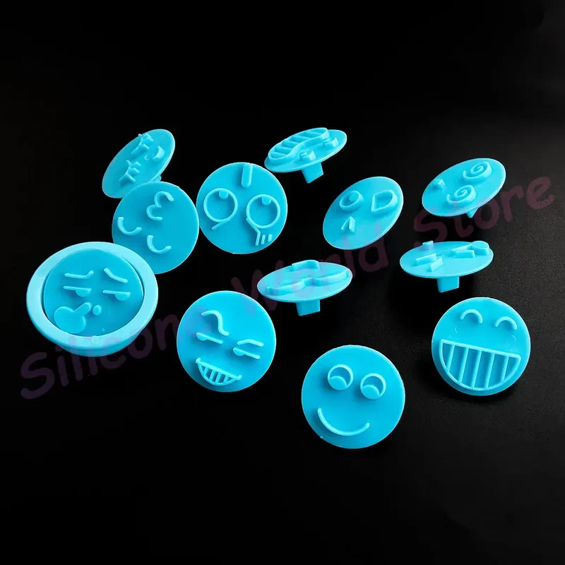 Emporte-pièce en silicone 13 pièces - Visages souriants pour pâtisserie
