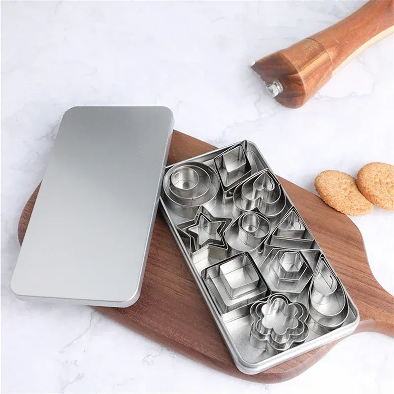 Emporte-pièces en acier inoxydable - Set de 30 formes géométriques pour pâtisserie