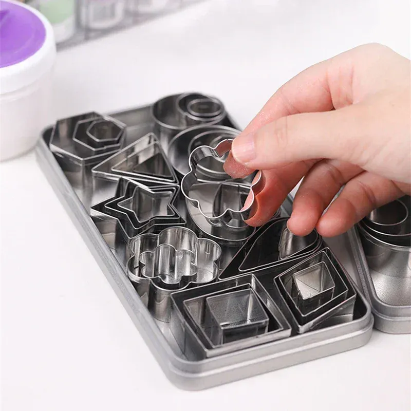 Emporte-pièces en acier inoxydable - Set de 30 formes géométriques pour pâtisserie