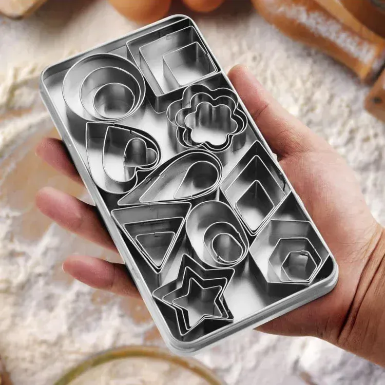 Emporte-pièces en acier inoxydable - Set de 30 formes géométriques pour pâtisserie