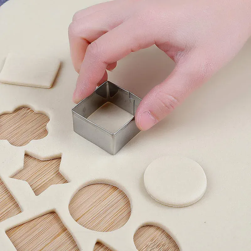 Emporte-pièces en métal géométriques - Set de 10 pour biscuits