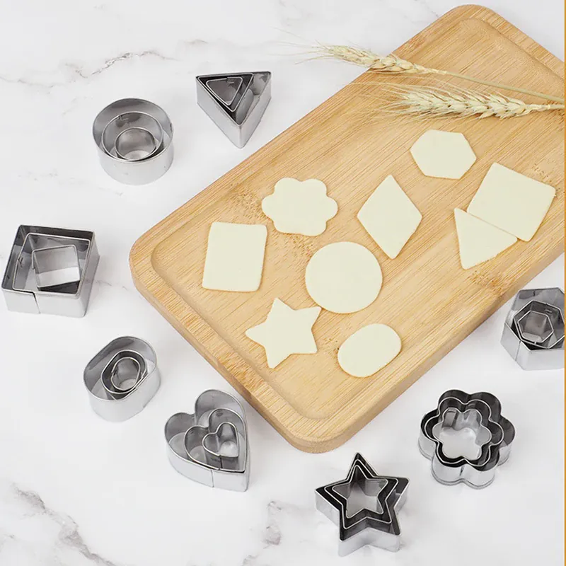Emporte-pièces en métal géométriques - Set de 10 pour biscuits