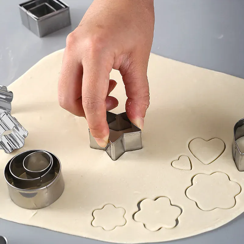 Emporte-pièces en métal géométriques - Set de 10 pour biscuits