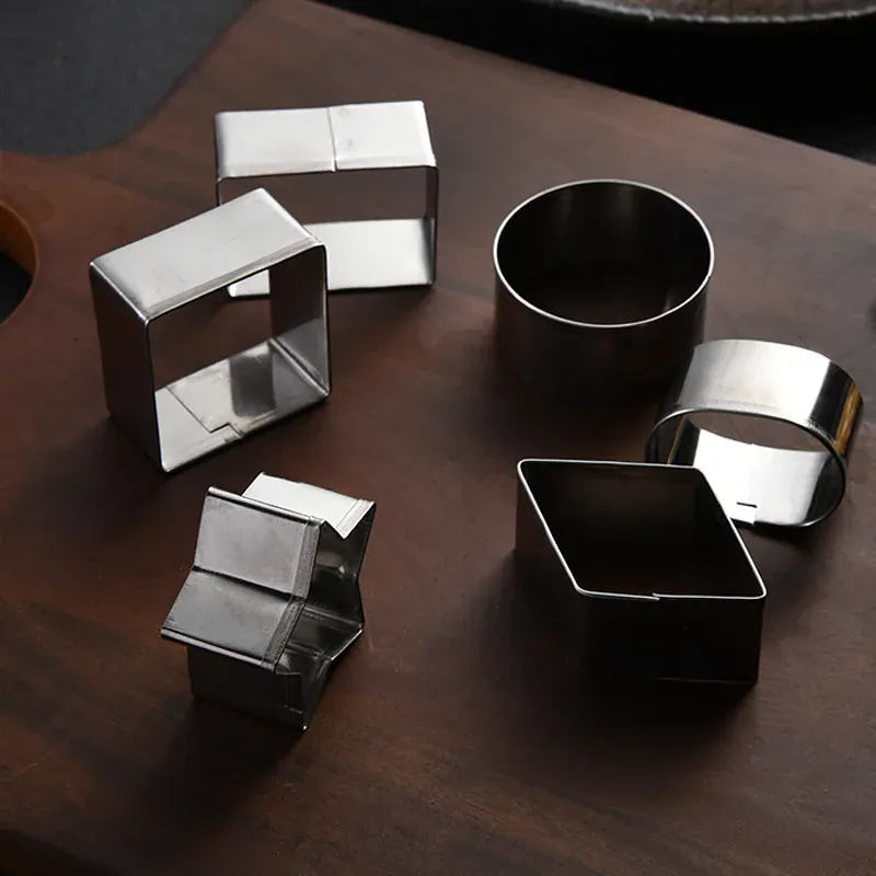 Emporte-pièces en métal géométriques - Set de 10 pour biscuits