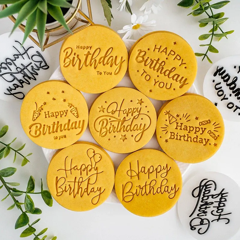Emporte-pièces à biscuits "Joyeux Anniversaire" - Set de 6 pièces décoratives