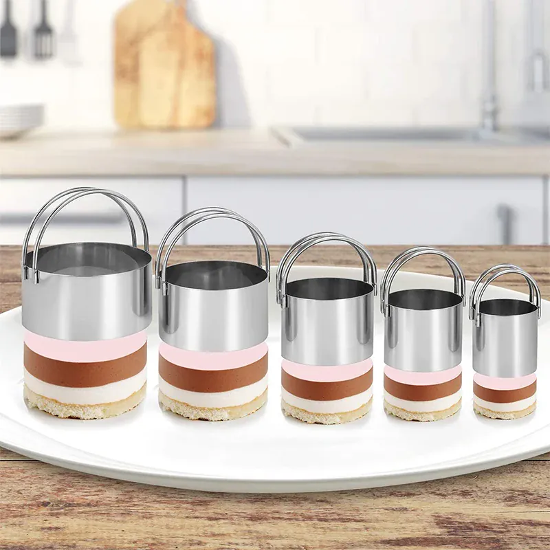 Emporte-pièces à biscuits en acier inoxydable - Set de 5 cercles avec poignée
