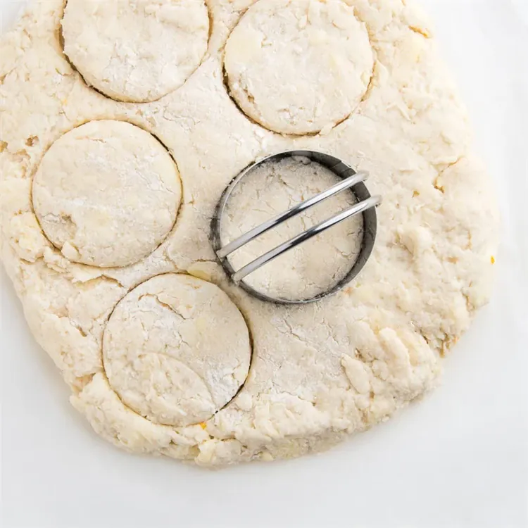 Emporte-pièces à biscuits en acier inoxydable - Set de 5 cercles avec poignée