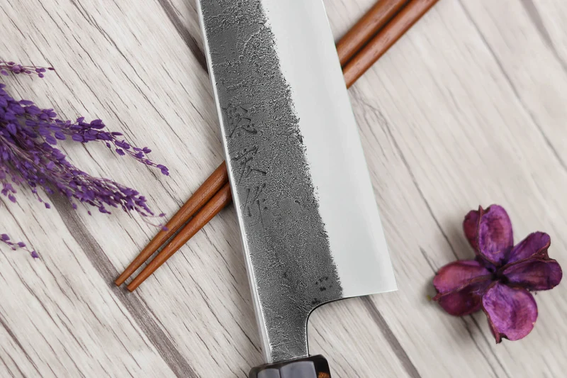 Couteau de chef 21cm japonais artisanal Toshihiro Wakui Shirogami 2 San Maï nashiji