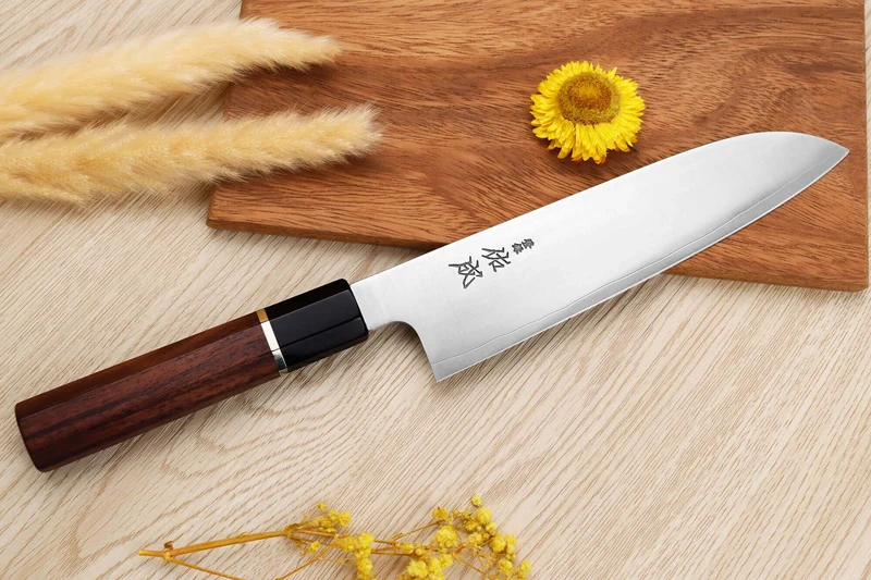 Couteau santoku 19,5cm japonais artisanal Sukenari SG2 San Maï manche en bois de rose