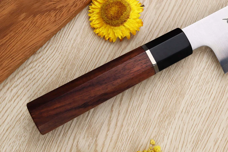 Couteau santoku 19,5cm japonais artisanal Sukenari SG2 San Maï manche en bois de rose