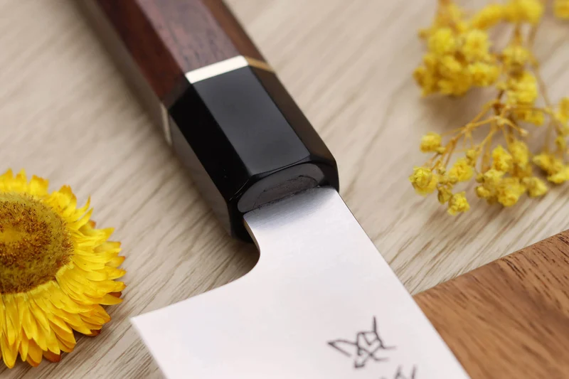 Couteau santoku 19,5cm japonais artisanal Sukenari SG2 San Maï manche en bois de rose