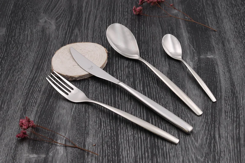 Ménagère 24 pièces Mepra Stiria en acier inox 18/10