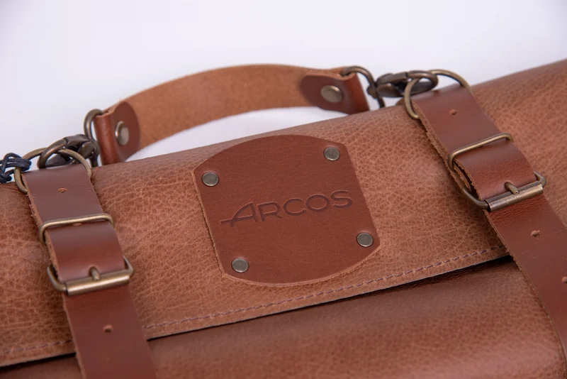 Bolsa cuchillos de piel y herrajes metálicos capacidad 10 piezas