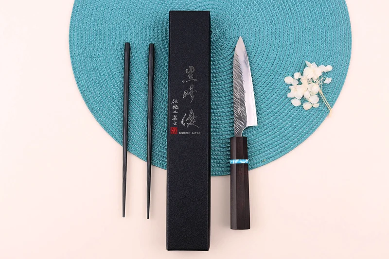 Couteau universel japonais artisanal Yu Kurosaki Fujin 12cm SG2 turquoise