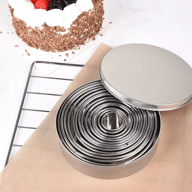Set de 14 emporte-pièces en acier inoxydable pour biscuits et gâteaux
