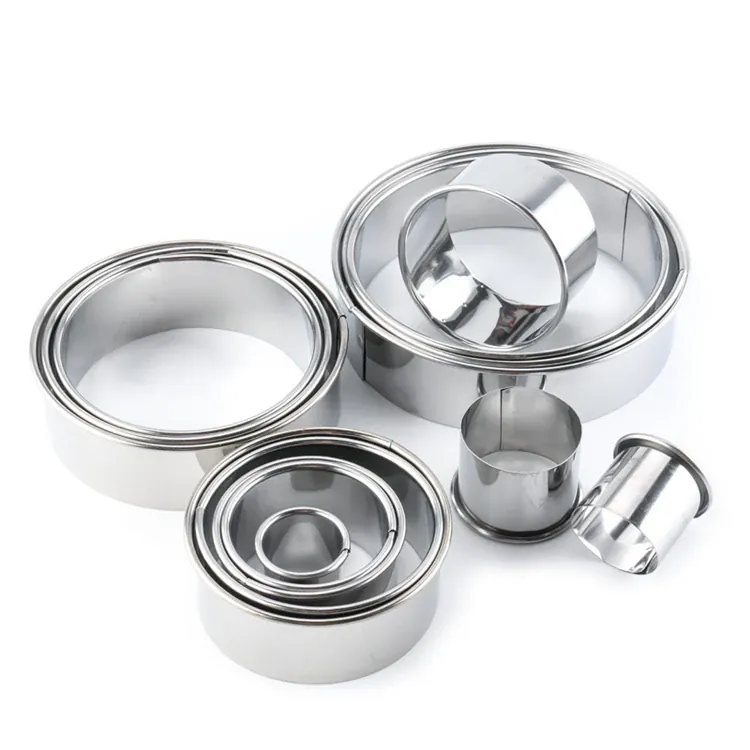 Set de 14 emporte-pièces en acier inoxydable pour biscuits et gâteaux