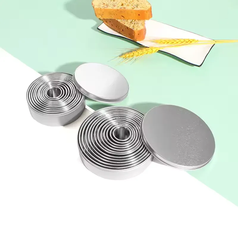 Emporte-pièces en acier inoxydable - Set de 12 pièces pour pâtisserie