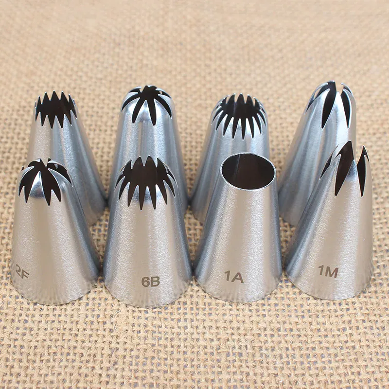 Set de 8 douilles en inox pour pâtisserie - Accessoires de cuisine professionnels