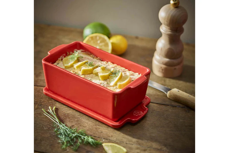 Terrine avec presse Peugeot en céramique rouge