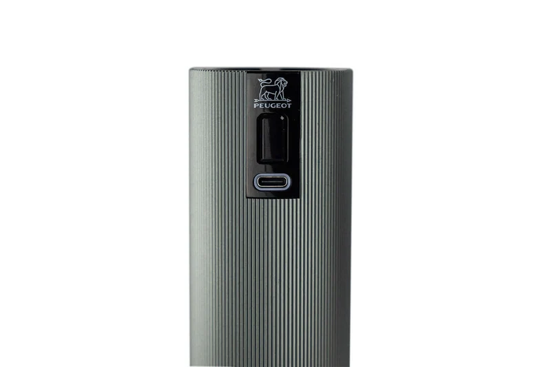 Moulin à poivre électrique Peugeot Line Carbone 15cm