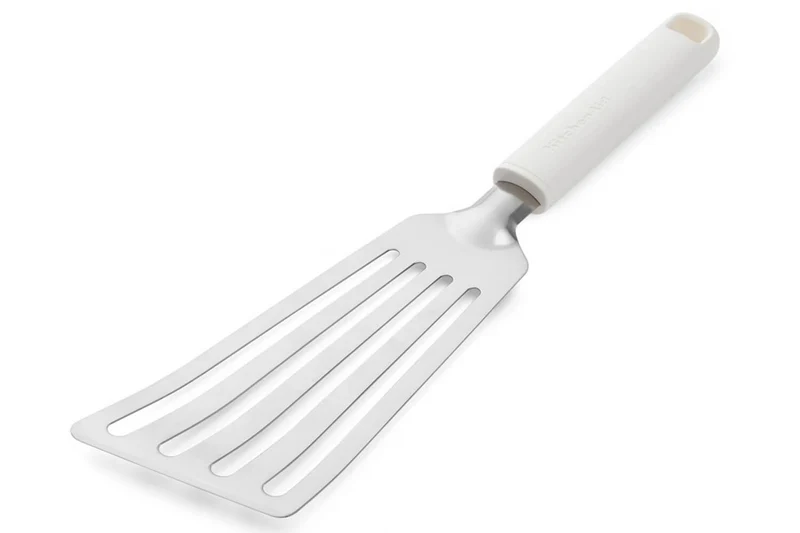 Spatule de cuisine ajourée Kitchen Aid en acier inoxydable 31,5cm