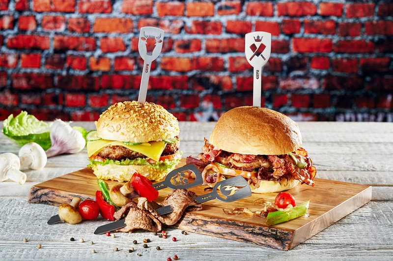 Set de 2 pics à burgers Gefu Torro motif tête de mort et flamme