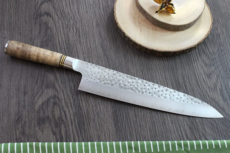 Couteau de chef japonais artisanal forgé Takeshi Saji R2 Tsuchime 24cm