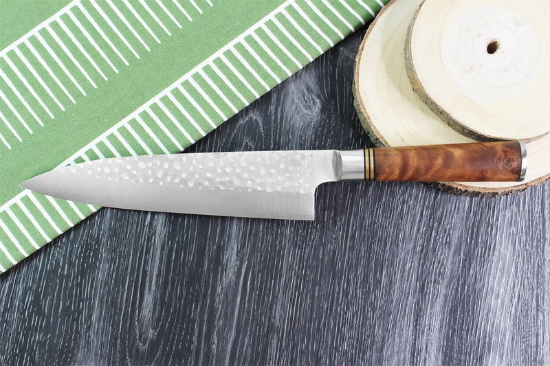 Couteau de chef japonais artisanal forgé Takeshi Saji R2 Tsuchime 21cm