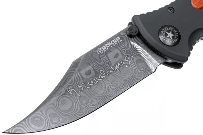 Couteau pliant Böker Kalashnikov Bayonet Damas 11KAL48DAM manche en alu et ironwood noir/bois 13cm