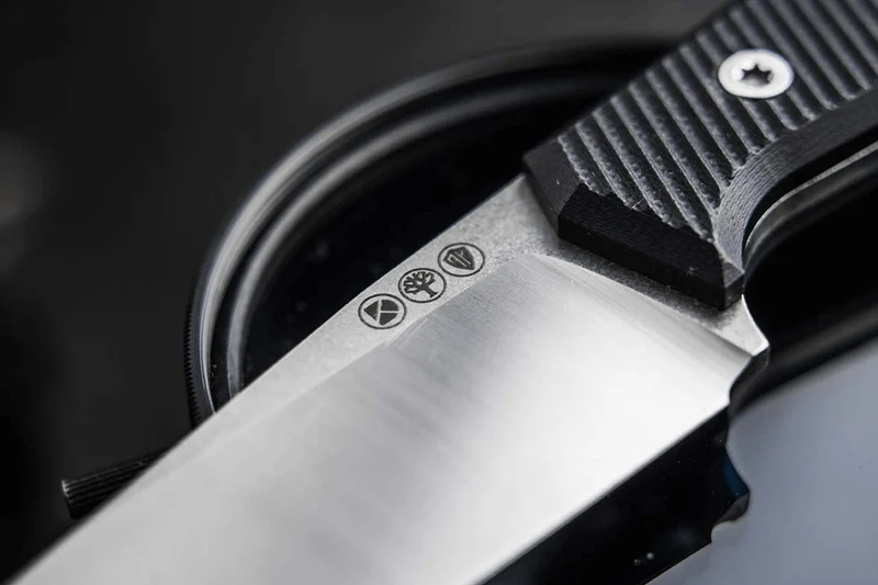 Couteau Böker AK1 American Tanto 129504 lame en acier 7,6cm manche en G10 noir + étui en kydex