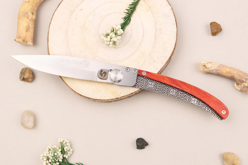 Couteau pliant Le Coq Français Charlemagne Red Heart artisanal manche bois rouge 11,5cm + étui