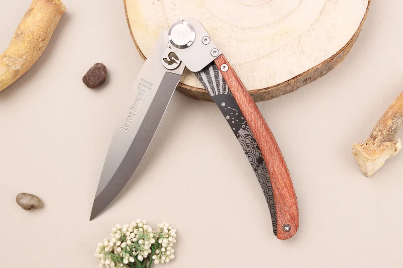 Couteau pliant Le Coq Français Soleil Levant Red Heart artisanal manche bois rouge 11,5cm + étui