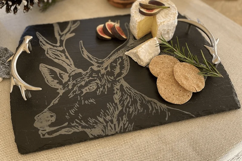 Planche de service en ardoise Selbrae House avec poignées 35x25cm - Motif cerf