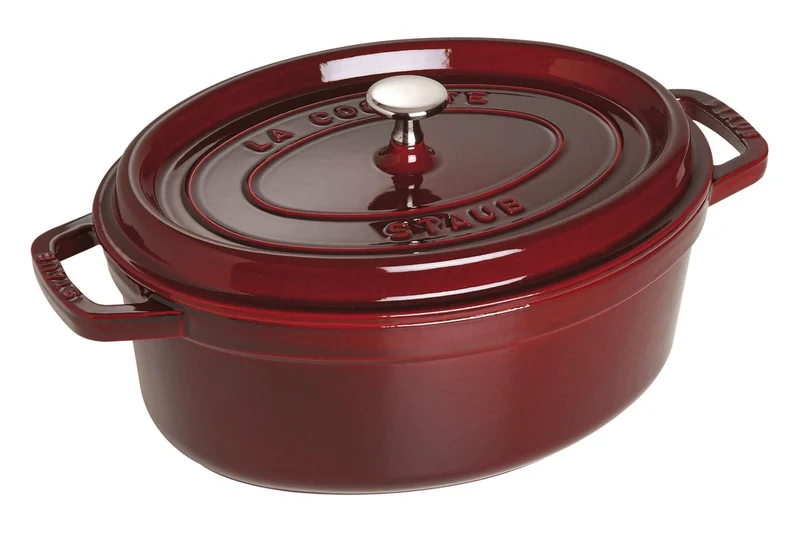 Cocotte Staub ovale en fonte émaillée grenadine