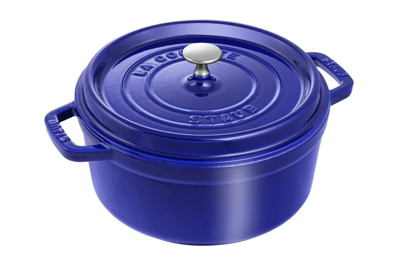 Cocotte Staub ronde en fonte émaillée bleu intense