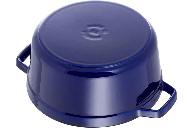 Cocotte Staub ronde en fonte émaillée bleu intense