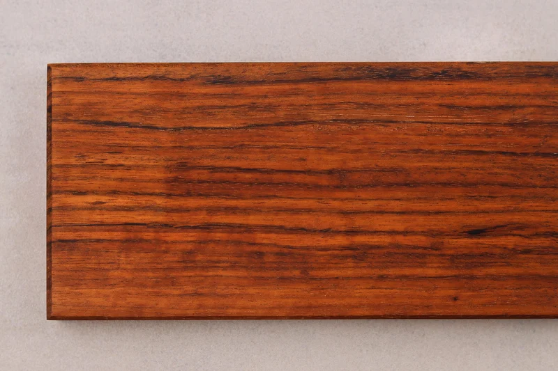 Barre aimantée artisanale Essences Creations en bois d'ovangkol ondé 42cm - 6 places - N°2