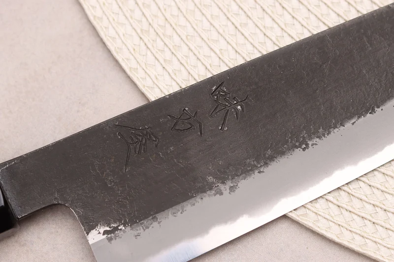 Couteau de chef 24cm japonais artisanal Hinoura Mutsumi Ajikataya Black Nashiji