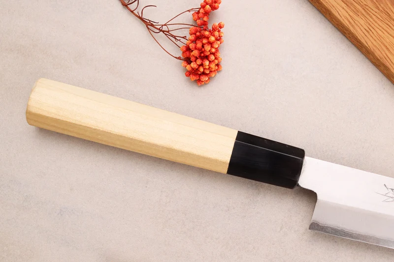 Couteau sujihiki kiritsuke 24cm japonais artisanal Momotaro Ginsan manche en magnolia