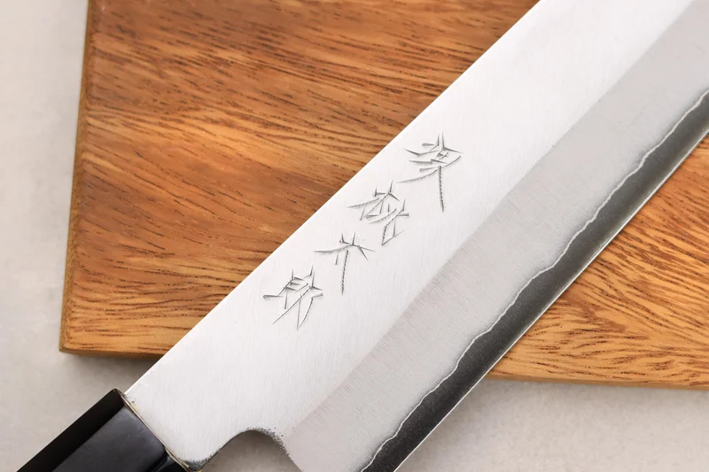 Couteau de chef kiritsuke 21cm japonais artisanal Momotaro Ginsan manche en magnolia